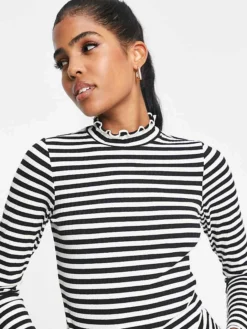 Avon Modern Store -Avon Modern Store 202768004 2