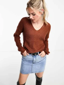 JDY Lightweight V Neck Jumper In Rust For Women