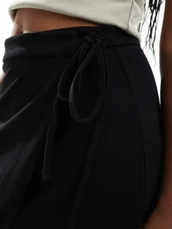 Avon Modern Store -Avon Modern Store 206015057 2