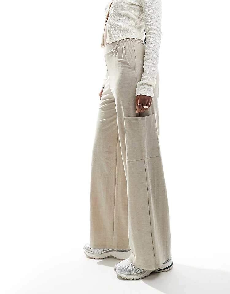 JDY Wide Leg Trousers With Cargo Pockets In Texture Beige For Women 1 JDY Wide Leg Trousers With Cargo Pockets In Texture Beige For Women