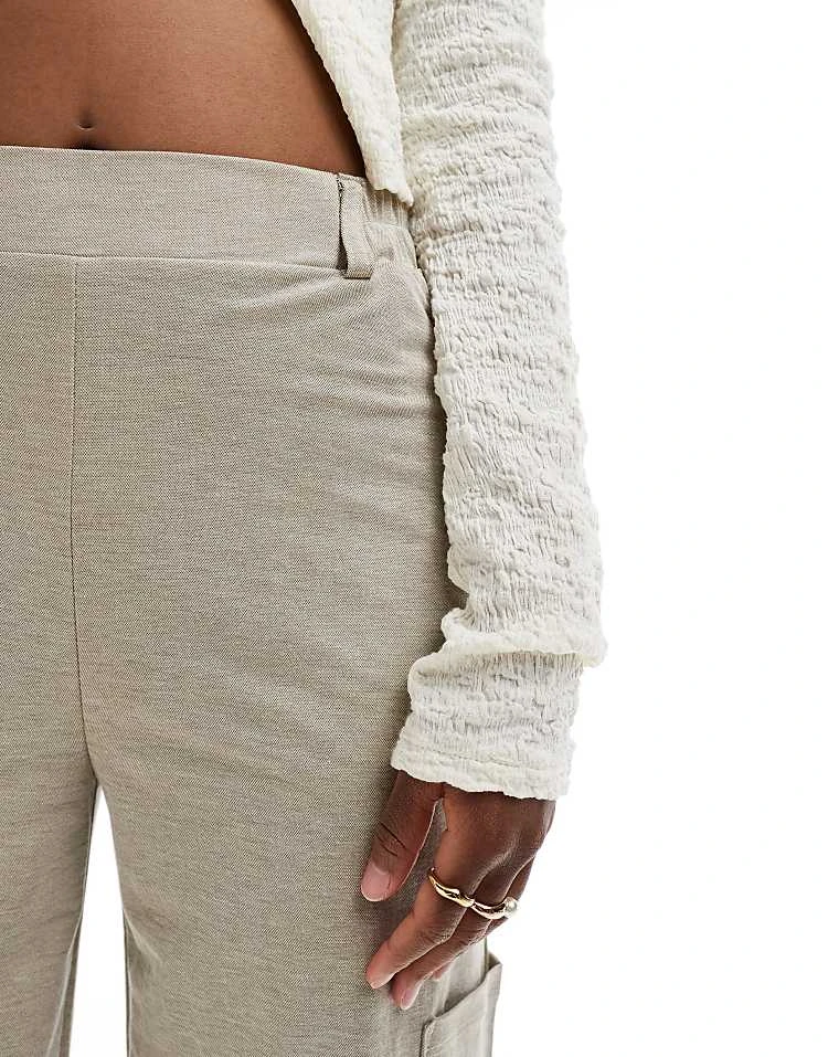 JDY Wide Leg Trousers With Cargo Pockets In Texture Beige For Women 4 JDY Wide Leg Trousers With Cargo Pockets In Texture Beige For Women - Image 4