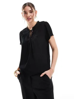 JDY Broderie Pussybow Blouse In Black For Women