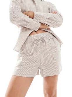 Avon Modern Store -Avon Modern Store 206015318 2