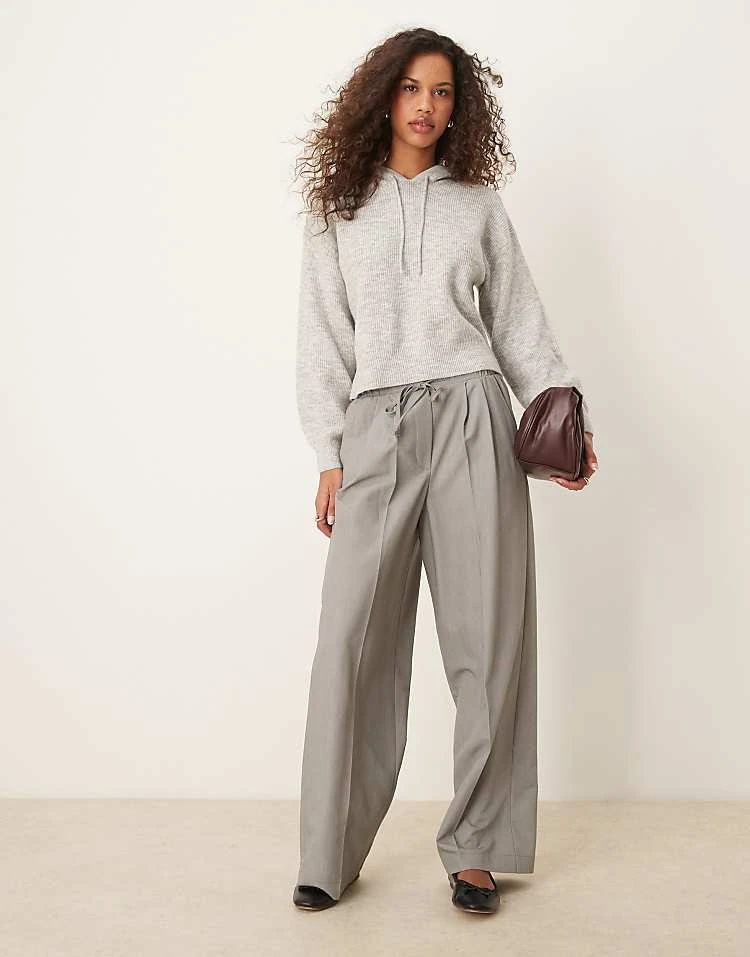 JDY Knitted Hoodie In Grey Melange For Women Light Grey 3 JDY Knitted Hoodie In Grey Melange For Women Light Grey - Image 3