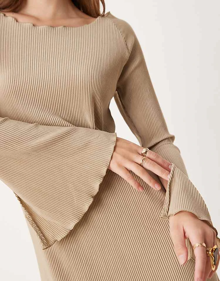 JDY Bell Sleeve Plisse Maxi Dress In Stone For Women 2 JDY Bell Sleeve Plisse Maxi Dress In Stone For Women - Image 2