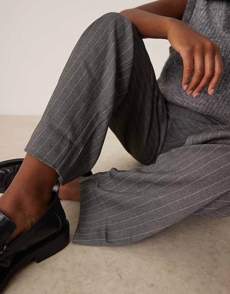 JDY Wide Leg Trousers In Light Grey Pinstripe For Women Medium Grey Melange 2 JDY Wide Leg Trousers In Light Grey Pinstripe For Women Medium Grey Melange - Image 2