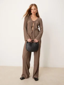 JDY Tie Front Plisse Co-ord In Brown