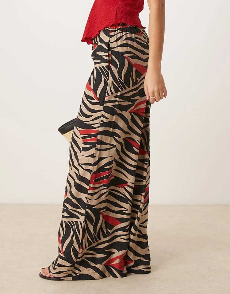 JDY Pull On Wide Leg Trousers With Zebra Print For Women White 3 JDY Pull On Wide Leg Trousers With Zebra Print For Women White - Image 3