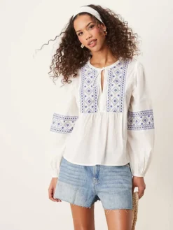 JDY Tie Front Embroidery Details Top In White For Women