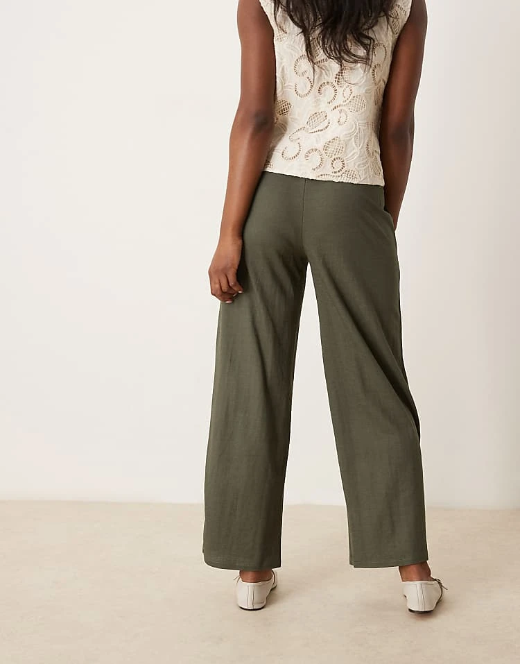 JDY High Waisted Crop Wide Fit Trousers In Dark Green For Women Kambaba 2 JDY High Waisted Crop Wide Fit Trousers In Dark Green For Women Kambaba - Image 2