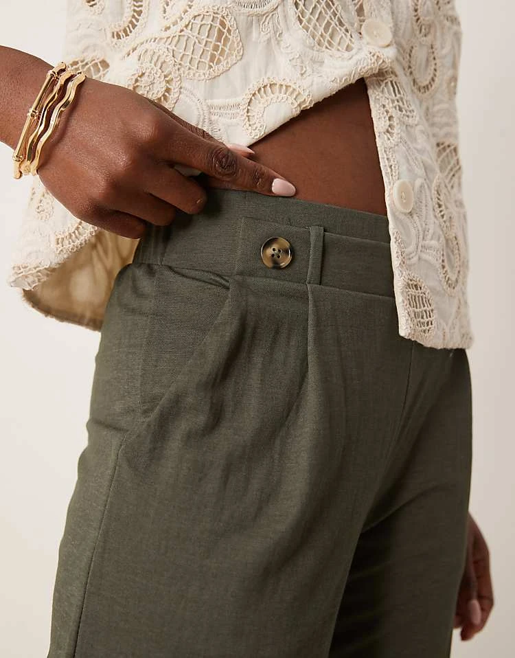 JDY High Waisted Crop Wide Fit Trousers In Dark Green For Women Kambaba 4 JDY High Waisted Crop Wide Fit Trousers In Dark Green For Women Kambaba - Image 4